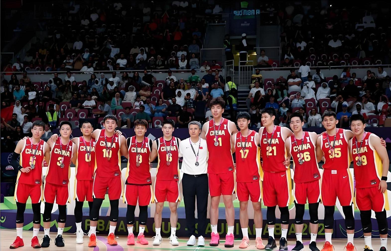 星空体育官网-CBA最应该在国家队的两名球员！一人得罪郭士强，一人触碰底线